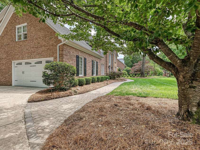 4701 Pineland Place, Charlotte, NC 28277.  MLS# CAR4252852, YatesRealty ID 14184. 