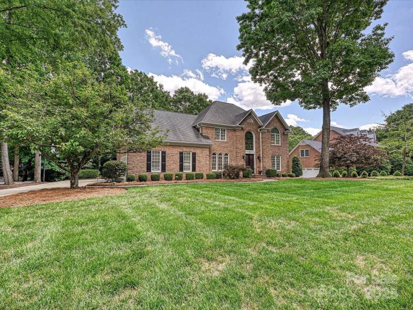 4701 Pineland Place, Charlotte, NC 28277.  MLS# CAR4252852, YatesRealty ID 14184. 