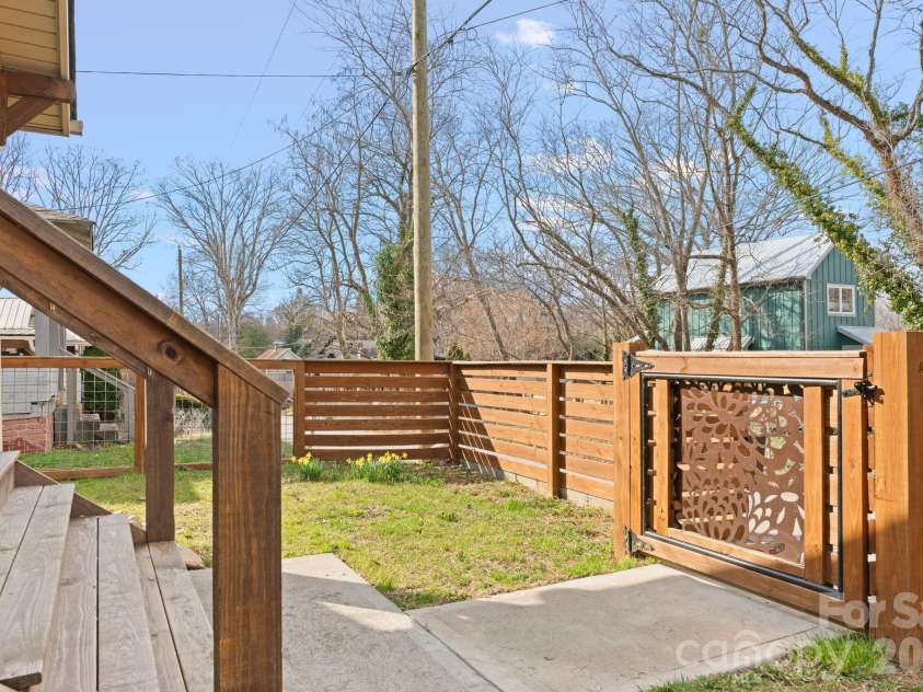67 Howard Street, Asheville, NC 28806.  MLS# CAR4354981, YatesRealty ID 14184. 