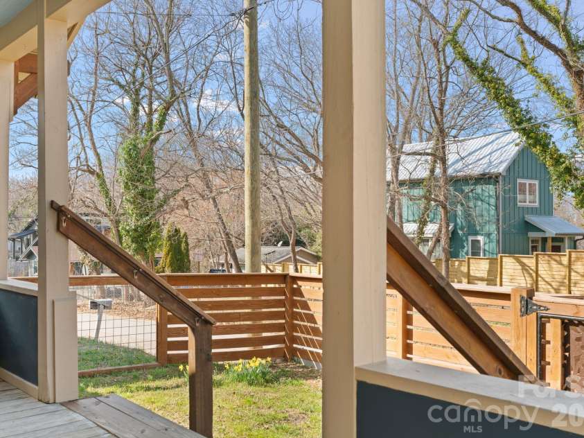 67 Howard Street, Asheville, NC 28806.  MLS# CAR4354981, YatesRealty ID 14184. 