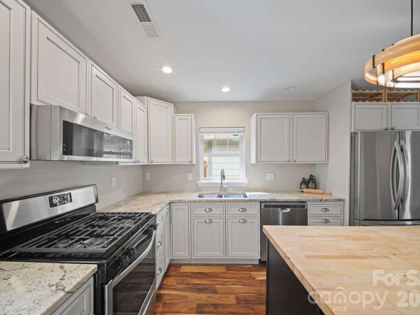 67 Howard Street, Asheville, NC 28806.  MLS# CAR4354981, YatesRealty ID 14184. 