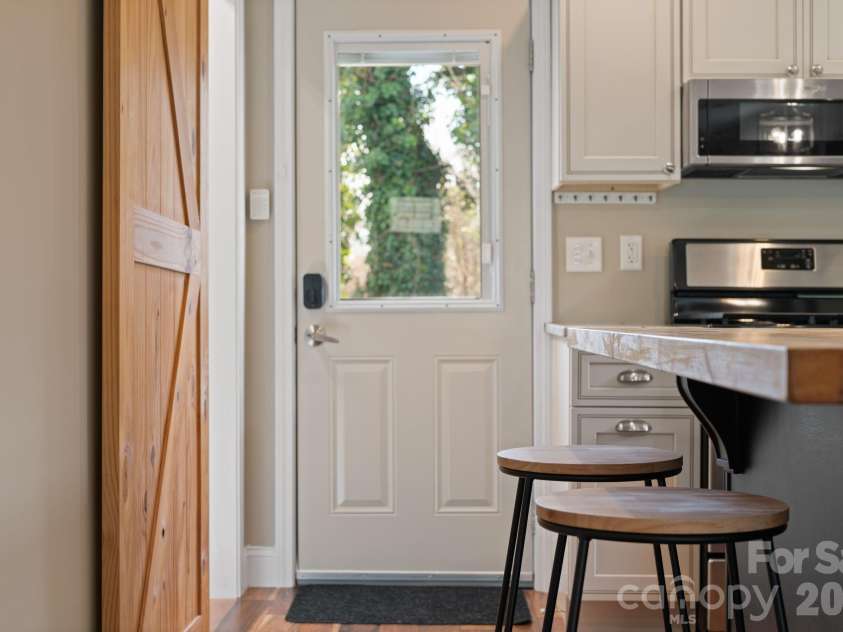 67 Howard Street, Asheville, NC 28806.  MLS# CAR4354981, YatesRealty ID 14184. 