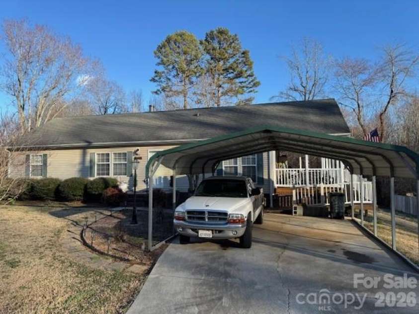 141 Buckwheat Drive, Statesville, NC 28625.  MLS# CAR4349844, YatesRealty ID 14185. 