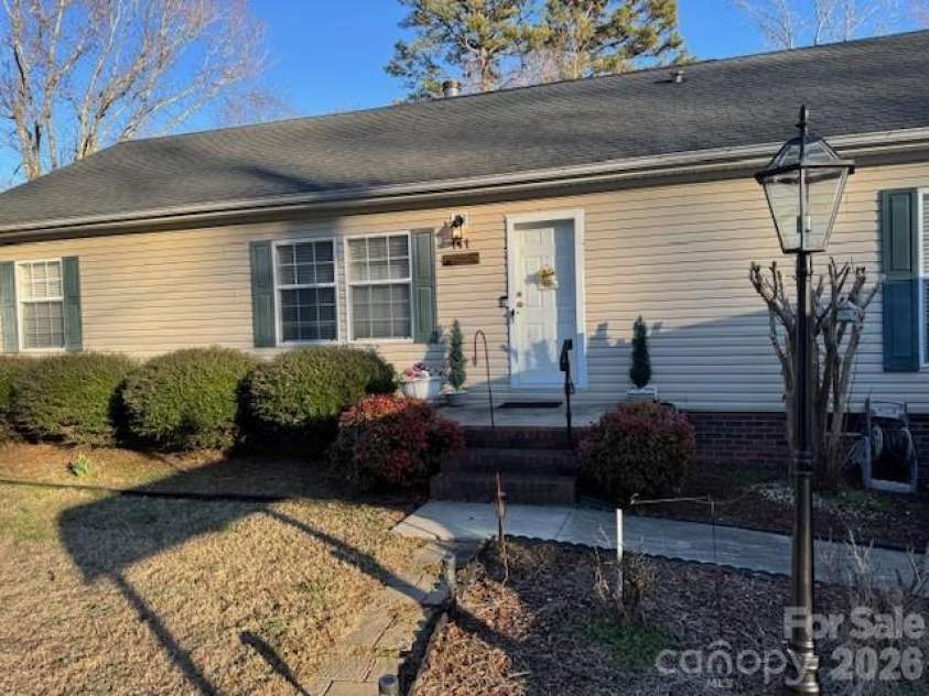 141 Buckwheat Drive, Statesville, NC 28625.  MLS# CAR4349844, YatesRealty ID 14185. 