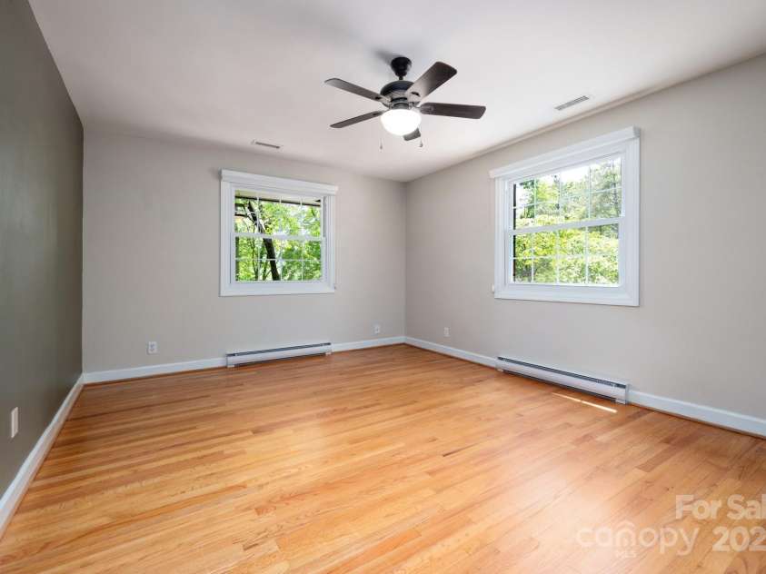 200 Allen Mountain Drive, Black Mountain, NC 28711.  MLS# CAR4255533, YatesRealty ID 14185. 