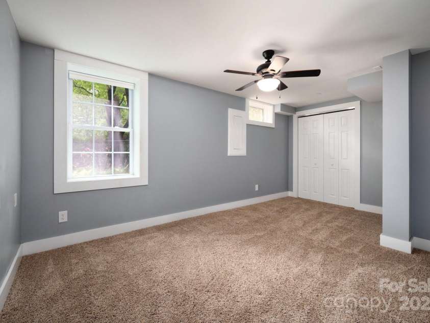 200 Allen Mountain Drive, Black Mountain, NC 28711.  MLS# CAR4255533, YatesRealty ID 14185. 