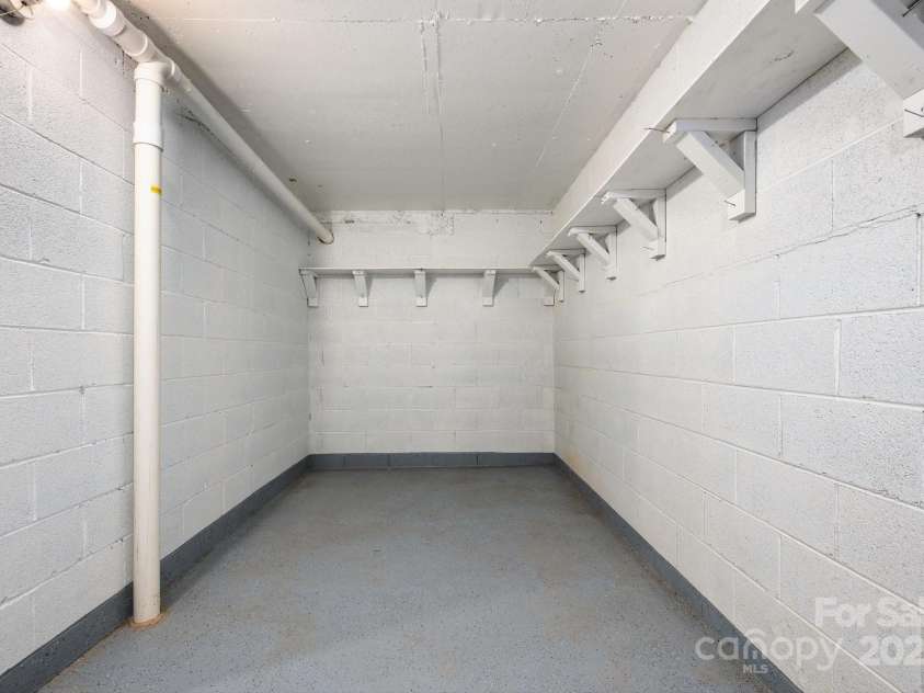 200 Allen Mountain Drive, Black Mountain, NC 28711.  MLS# CAR4255533, YatesRealty ID 14185. 