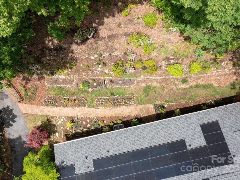 200 Allen Mountain Drive, Black Mountain, NC 28711.  MLS# CAR4255533, YatesRealty ID 14185. 