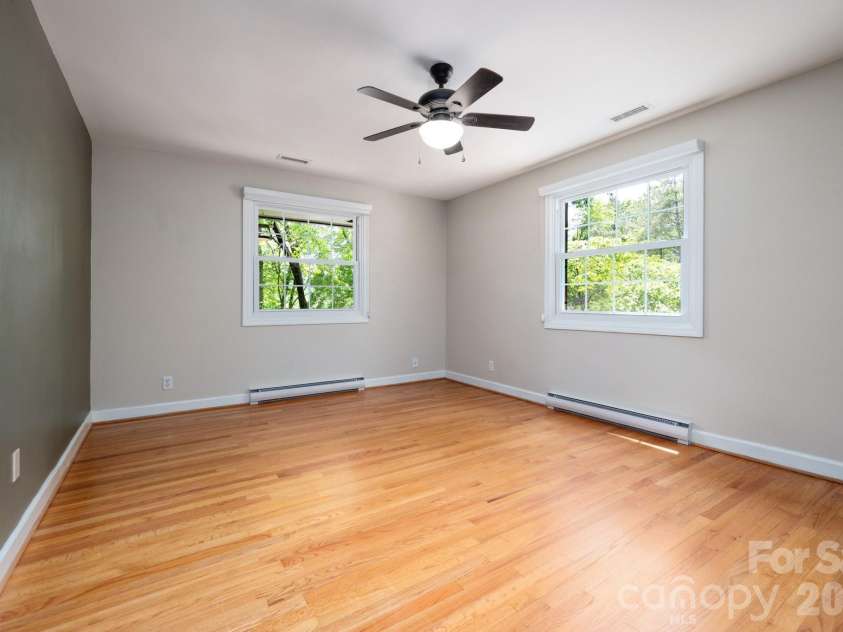 200 Allen Mountain Drive, Black Mountain, NC 28711.  MLS# CAR4329989, YatesRealty ID 14185. 