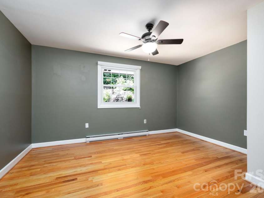 200 Allen Mountain Drive, Black Mountain, NC 28711.  MLS# CAR4329989, YatesRealty ID 14185. 