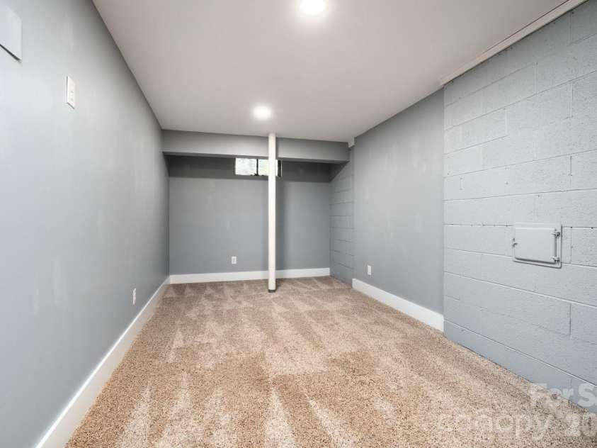 200 Allen Mountain Drive, Black Mountain, NC 28711.  MLS# CAR4329989, YatesRealty ID 14185. Additional room in the basement 