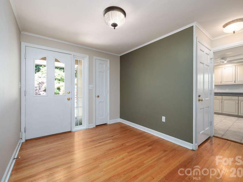 200 Allen Mountain Drive, Black Mountain, NC 28711.  MLS# CAR4329989, YatesRealty ID 14185. Main entry foyer