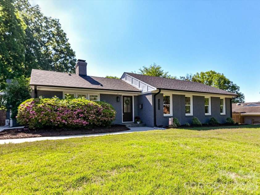 3817 Conway Avenue, Charlotte, NC 28209.  MLS# CAR4370429, YatesRealty ID 14186. 