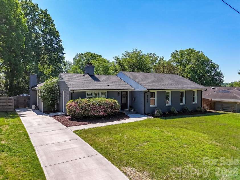 3817 Conway Avenue, Charlotte, NC 28209.  MLS# CAR4370429, YatesRealty ID 14186. 