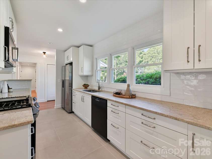 3817 Conway Avenue, Charlotte, NC 28209.  MLS# CAR4370429, YatesRealty ID 14186. 