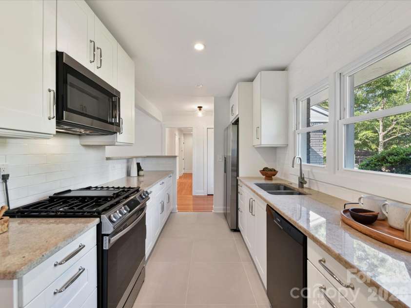 3817 Conway Avenue, Charlotte, NC 28209.  MLS# CAR4370429, YatesRealty ID 14186. 