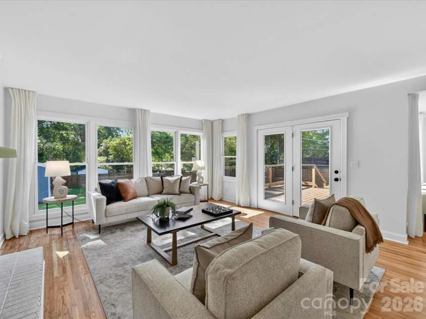 3817 Conway Avenue, Charlotte, NC 28209.  MLS# CAR4370429, YatesRealty ID 14186. 