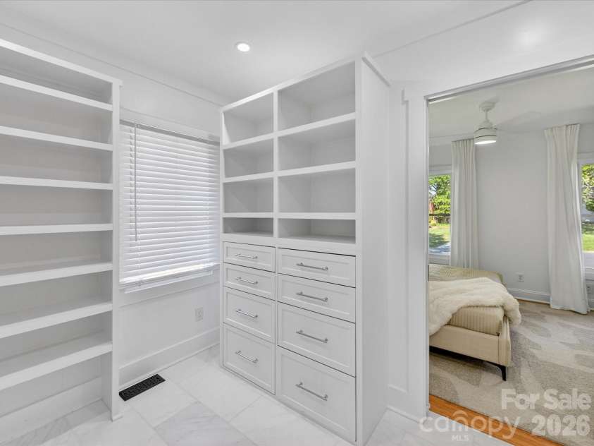 3817 Conway Avenue, Charlotte, NC 28209.  MLS# CAR4370429, YatesRealty ID 14186. 