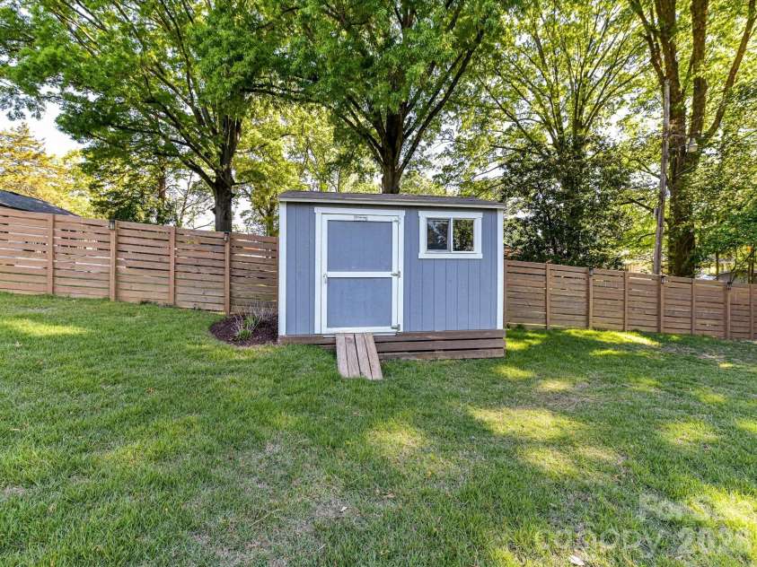 3817 Conway Avenue, Charlotte, NC 28209.  MLS# CAR4370429, YatesRealty ID 14186. 