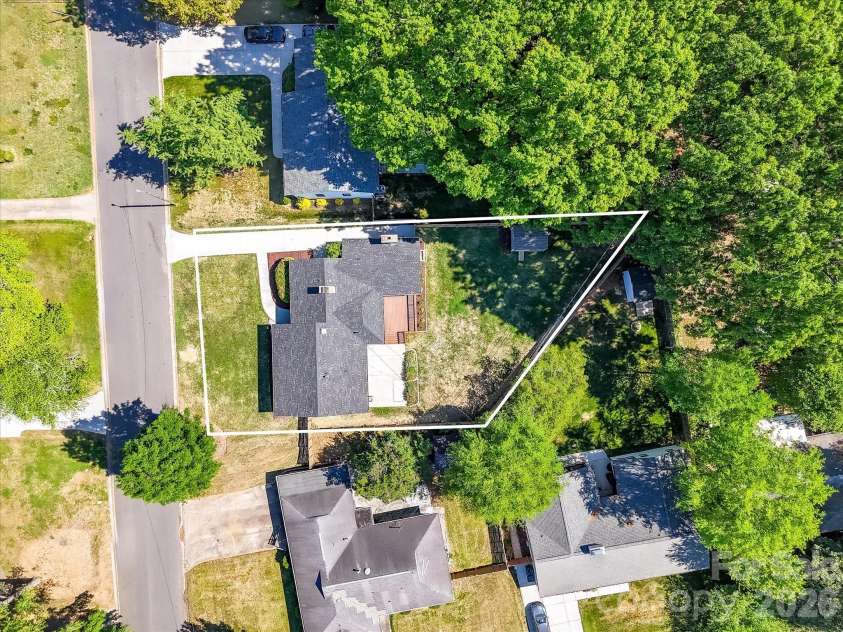 3817 Conway Avenue, Charlotte, NC 28209.  MLS# CAR4370429, YatesRealty ID 14186. 