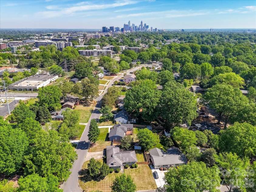 3817 Conway Avenue, Charlotte, NC 28209.  MLS# CAR4370429, YatesRealty ID 14186. 
