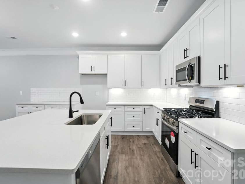 6266 Tea Olive Drive, Harrisburg, NC 28075.  MLS# CAR4251541, YatesRealty ID 14186. Kitchen