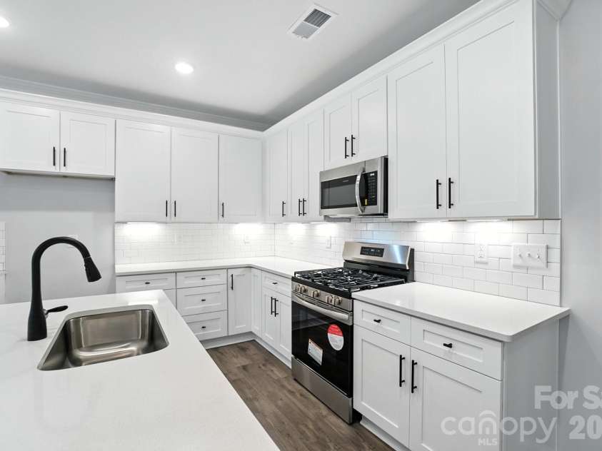 6266 Tea Olive Drive, Harrisburg, NC 28075.  MLS# CAR4251541, YatesRealty ID 14186. Kitchen