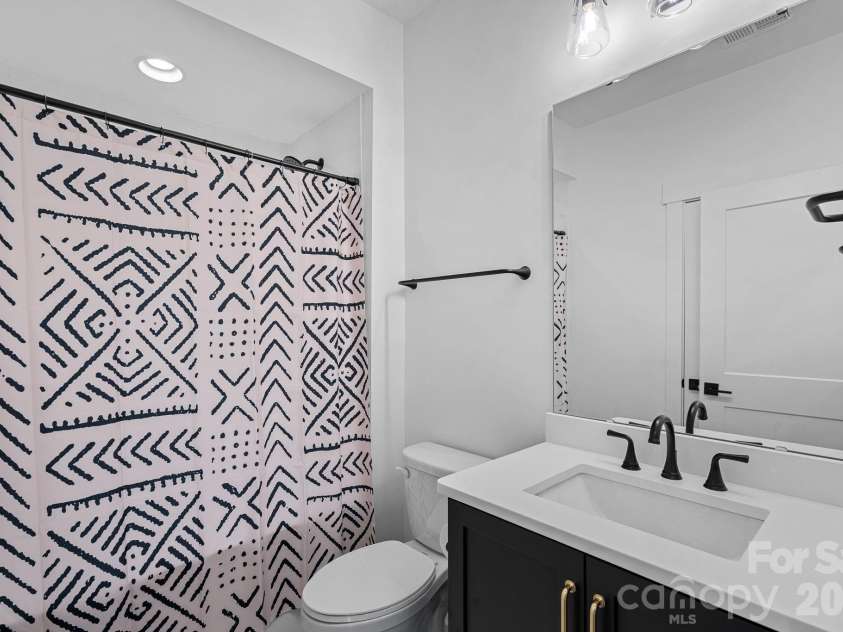 12012 Cambridge Square Drive, Cornelius, NC 28031.  MLS# CAR4357205, YatesRealty ID 14187. 