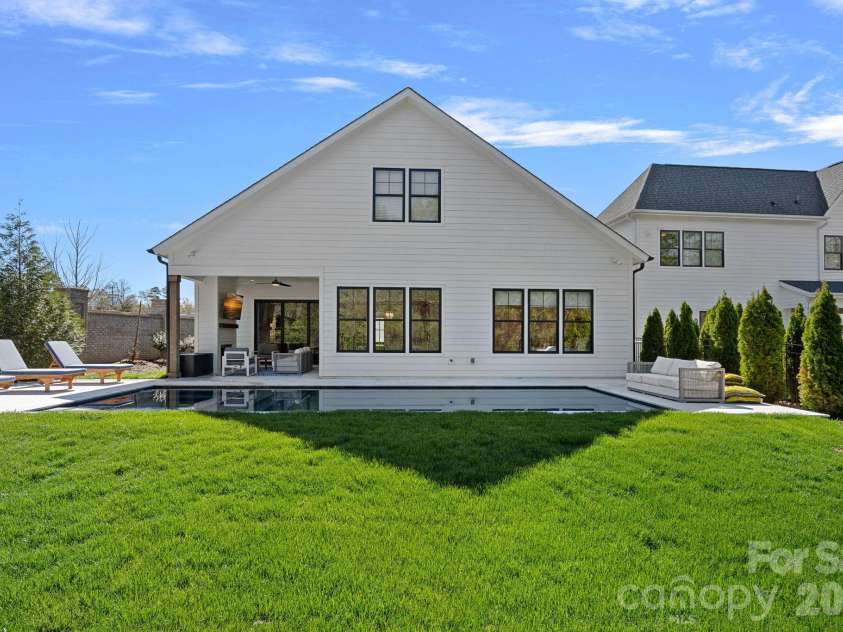 12012 Cambridge Square Drive, Cornelius, NC 28031.  MLS# CAR4357205, YatesRealty ID 14187. 