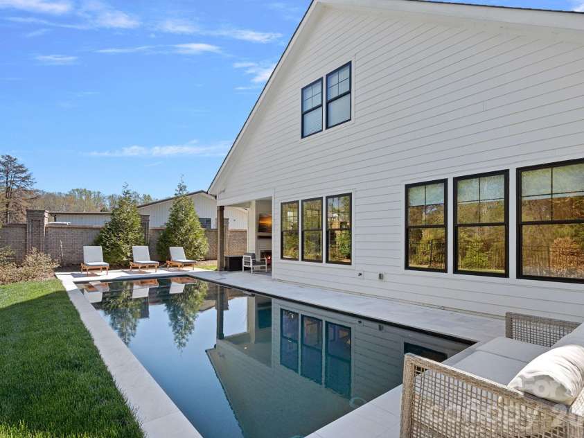 12012 Cambridge Square Drive, Cornelius, NC 28031.  MLS# CAR4357205, YatesRealty ID 14187. 