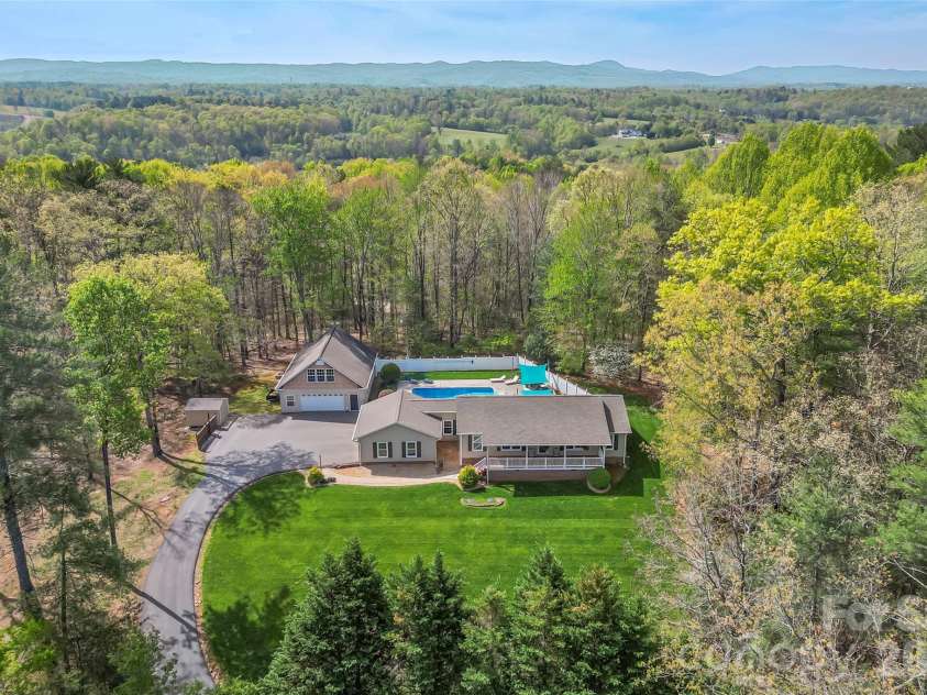 494 Dogwood Lane, North Wilkesboro, NC 28659.  MLS# CAR4369344, YatesRealty ID 14188. 