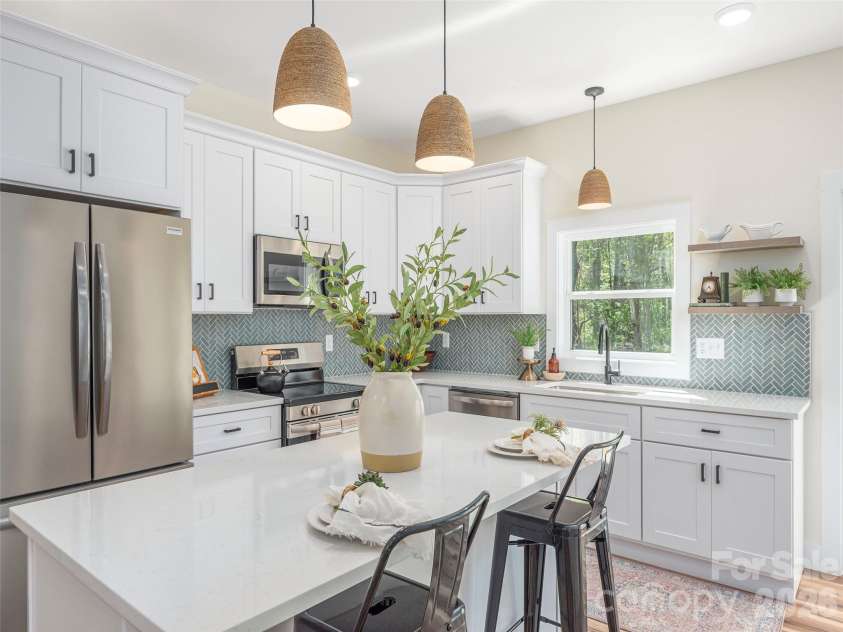 118 Max View Drive, Leicester, NC 28748.  MLS# CAR4365615, YatesRealty ID 14189. 