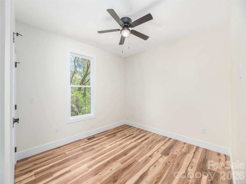 118 Max View Drive, Leicester, NC 28748.  MLS# CAR4365615, YatesRealty ID 14189. 