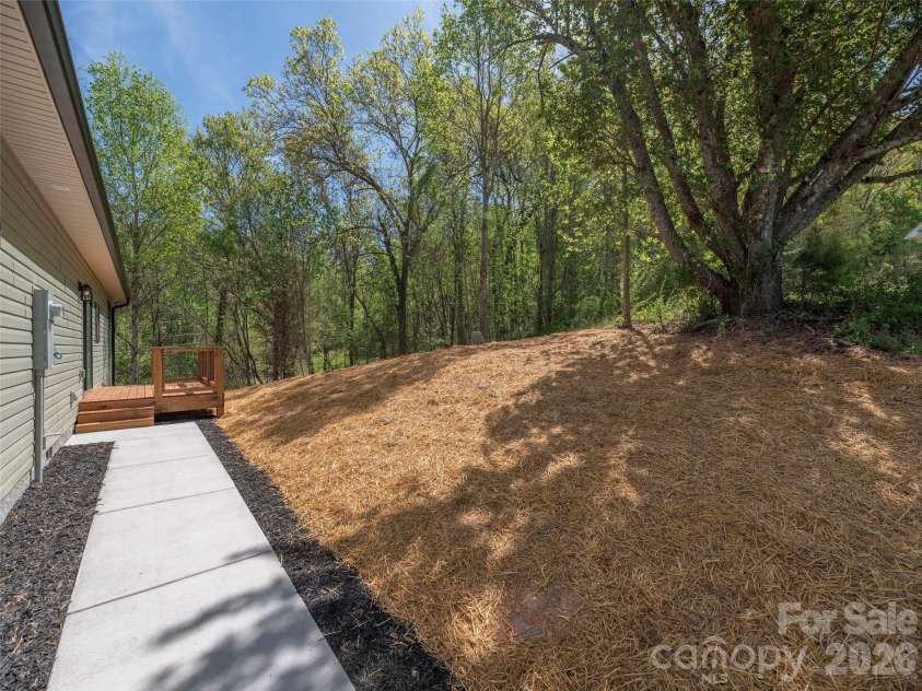 118 Max View Drive, Leicester, NC 28748.  MLS# CAR4365615, YatesRealty ID 14189. 