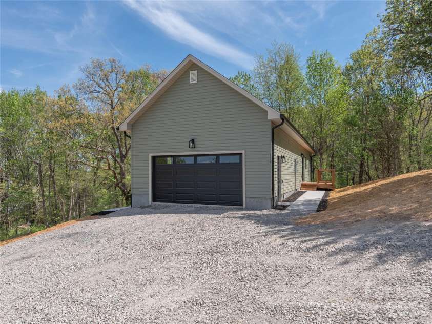 118 Max View Drive, Leicester, NC 28748.  MLS# CAR4365615, YatesRealty ID 14189. 