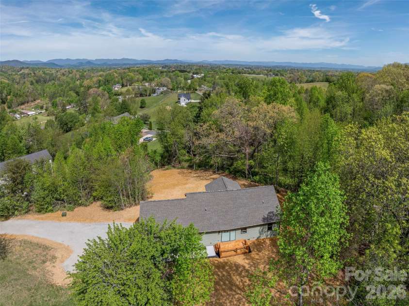 118 Max View Drive, Leicester, NC 28748.  MLS# CAR4365615, YatesRealty ID 14189. 