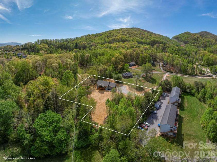 118 Max View Drive, Leicester, NC 28748.  MLS# CAR4365615, YatesRealty ID 14189. 