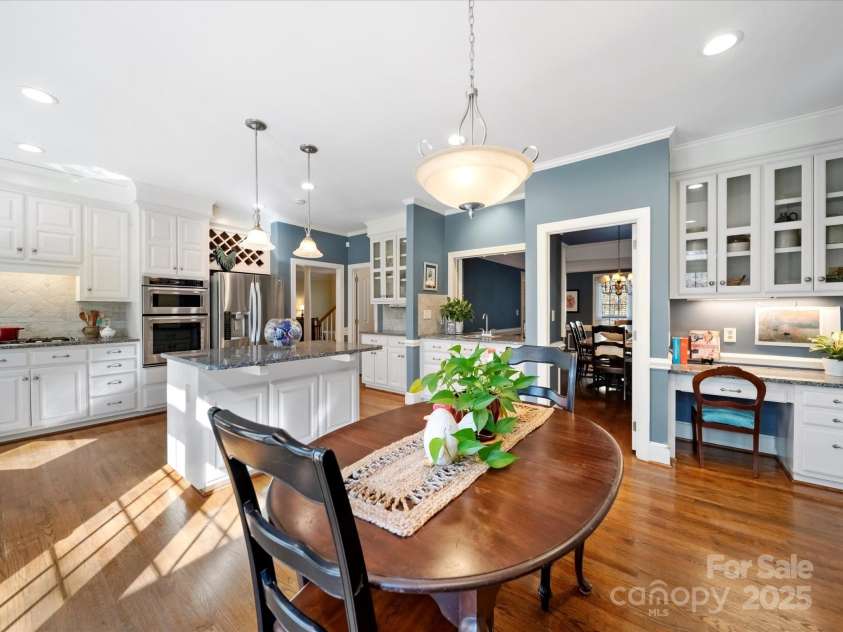 2217 Blue Bell Lane, Charlotte, NC 28270.  MLS# CAR4228161, YatesRealty ID 1419. Breakfast area