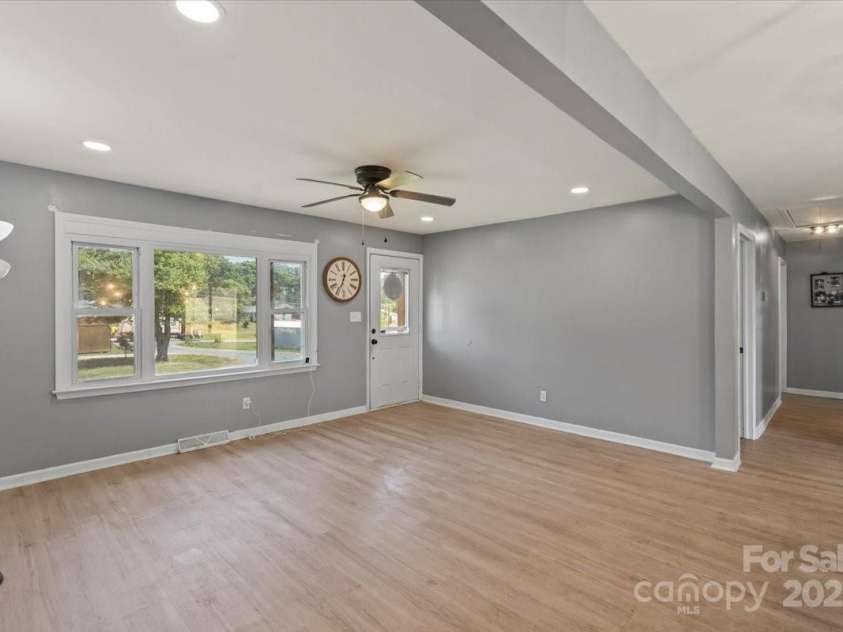 135 Mcshag Drive, Kannapolis, NC 28081.  MLS# CAR4251562, YatesRealty ID 14191. 