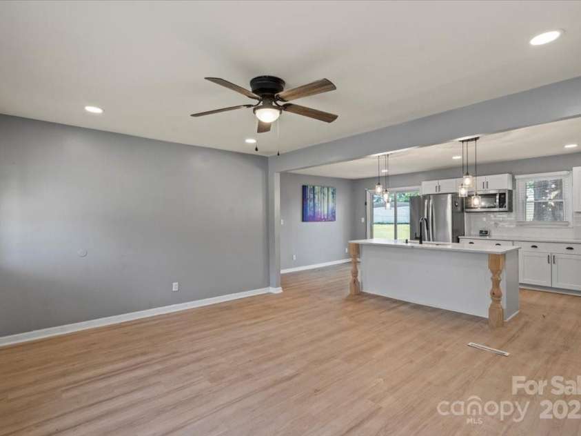 135 Mcshag Drive, Kannapolis, NC 28081.  MLS# CAR4251562, YatesRealty ID 14191. 