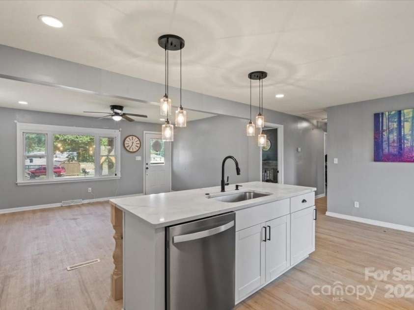 135 Mcshag Drive, Kannapolis, NC 28081.  MLS# CAR4251562, YatesRealty ID 14191. 