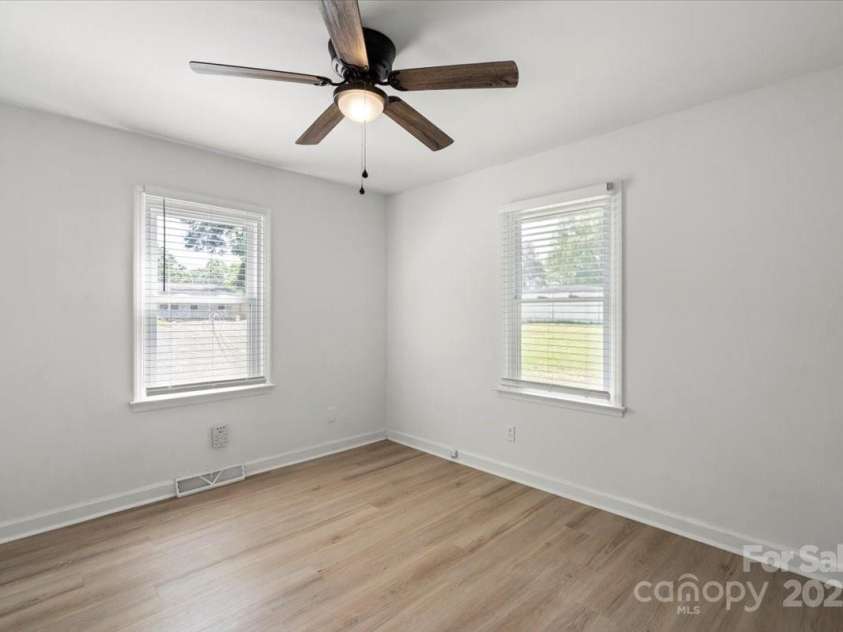 135 Mcshag Drive, Kannapolis, NC 28081.  MLS# CAR4251562, YatesRealty ID 14191. 