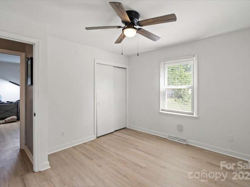 135 Mcshag Drive, Kannapolis, NC 28081.  MLS# CAR4251562, YatesRealty ID 14191. 