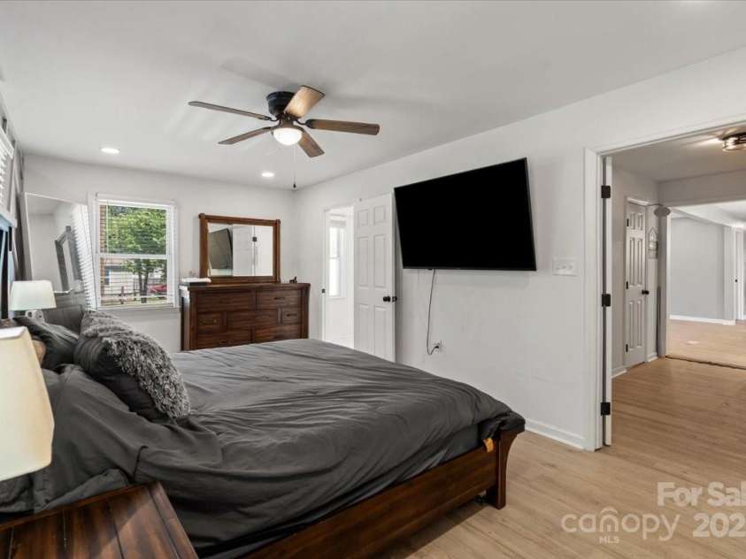 135 Mcshag Drive, Kannapolis, NC 28081.  MLS# CAR4251562, YatesRealty ID 14191. 