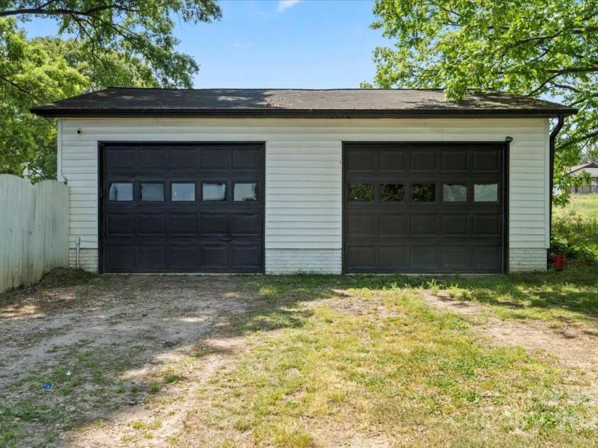 135 Mcshag Drive, Kannapolis, NC 28081.  MLS# CAR4251562, YatesRealty ID 14191. 