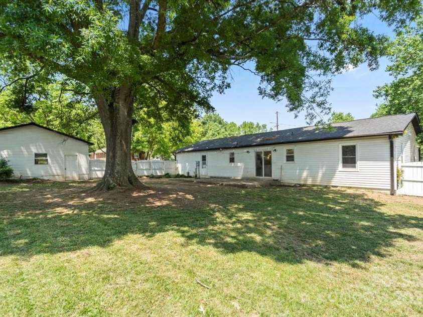 135 Mcshag Drive, Kannapolis, NC 28081.  MLS# CAR4251562, YatesRealty ID 14191. 