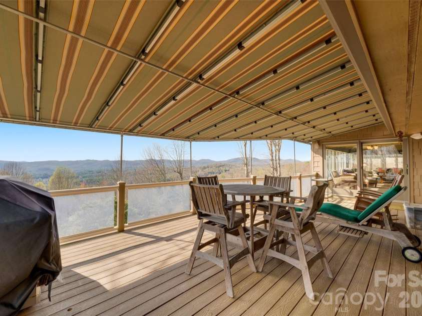 300 Roberts Drive, Hendersonville, NC 28739.  MLS# CAR4320767, YatesRealty ID 14192. 