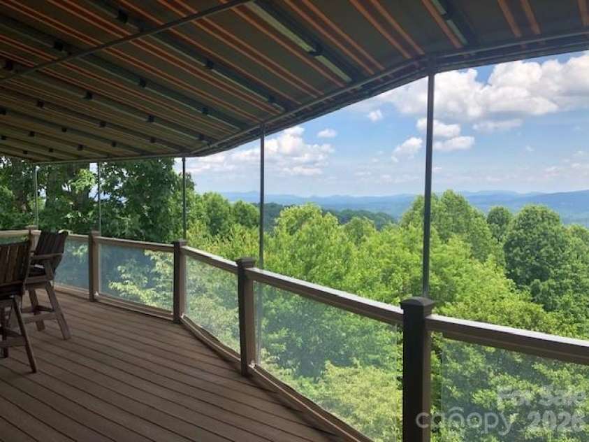 300 Roberts Drive, Hendersonville, NC 28739.  MLS# CAR4320767, YatesRealty ID 14192. 