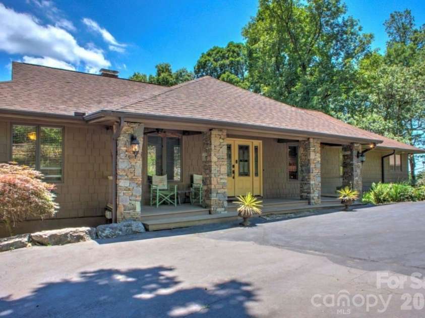 300 Roberts Drive, Hendersonville, NC 28739.  MLS# CAR4320767, YatesRealty ID 14192. 
