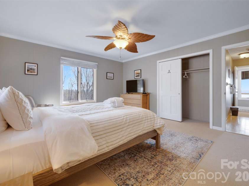 300 Roberts Drive, Hendersonville, NC 28739.  MLS# CAR4320767, YatesRealty ID 14192. Guest 1 